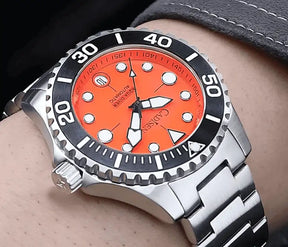 Relogio Mecanico Masculino Orange Black Abyssal King no pulso