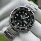 Relogio Mecanico Masculino Turtle V2 Silver Black frente 4